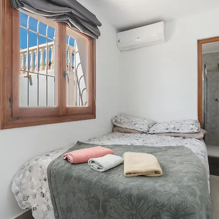 Casa Madronos * אל קאמפיו