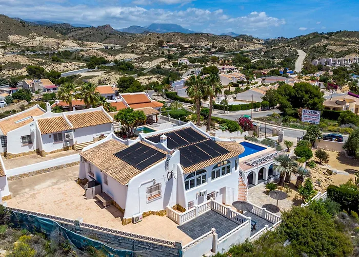 Vila Casa Madronos *